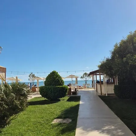 Villa White Luxury